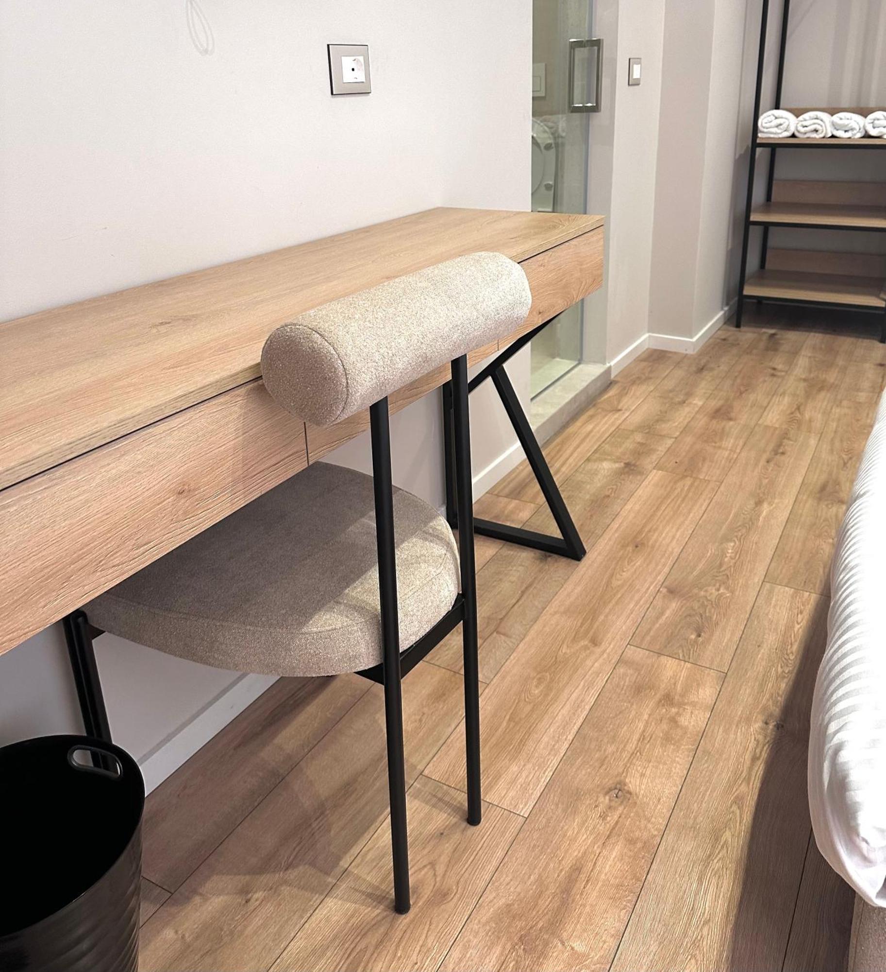 Amazon 8 Guesthouse Тирана Екстер'єр фото
